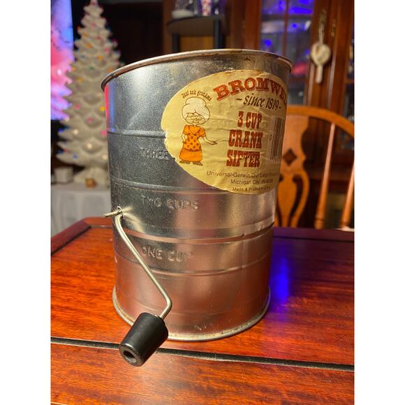 VTG Bromwell 3 cup Crank Sifter Flour Baking with Original Sticker EUC - Picture 4 of 15